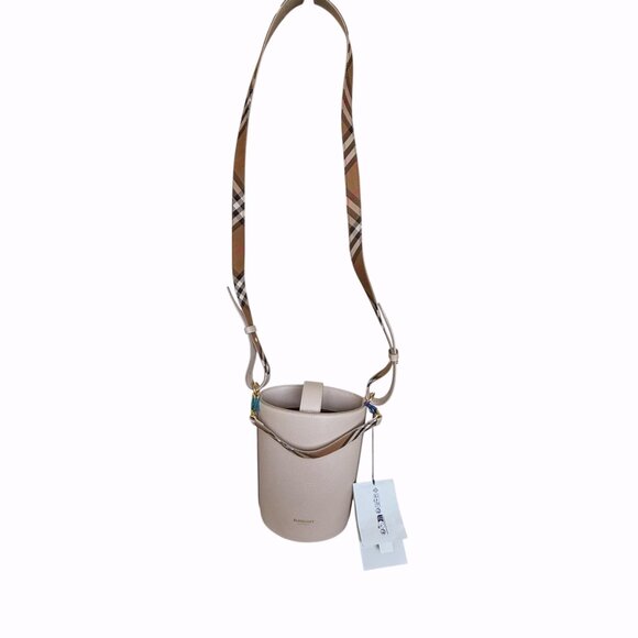 Burberry Small Grainy Leather Bucket Bag Limestone, house check strap - Picture 6 of 15